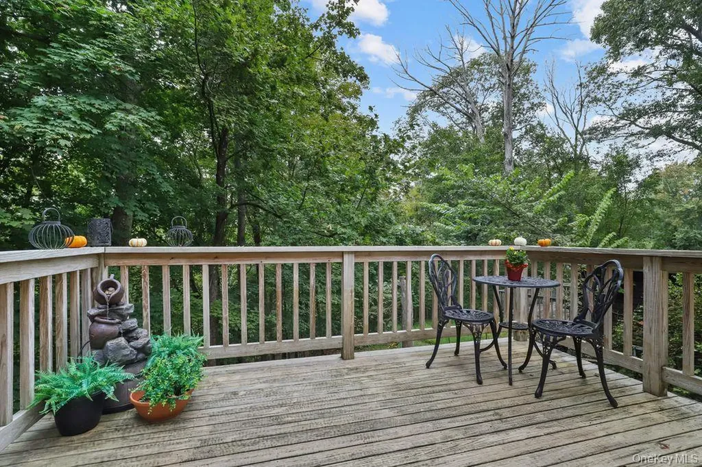 8 Hemlock Road South Salem NY 10590