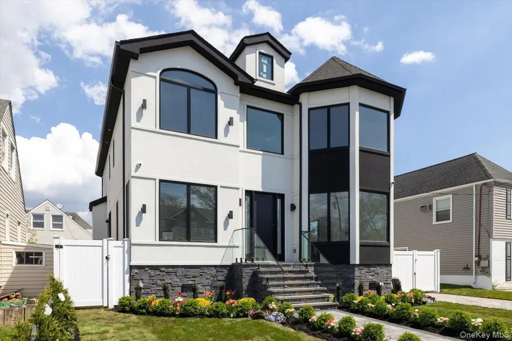 544 Arlington Road Cedarhurst NY 11516