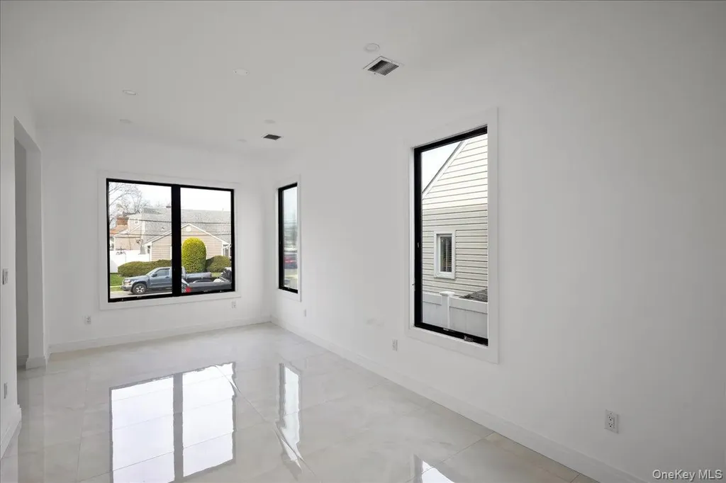 544 Arlington Road Cedarhurst NY 11516