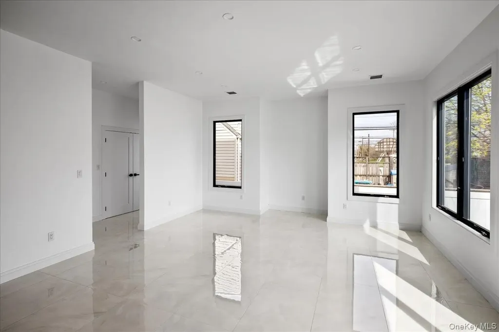 544 Arlington Road Cedarhurst NY 11516