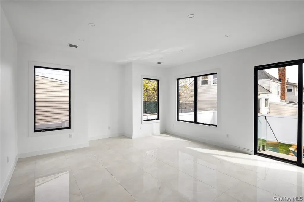 544 Arlington Road Cedarhurst NY 11516