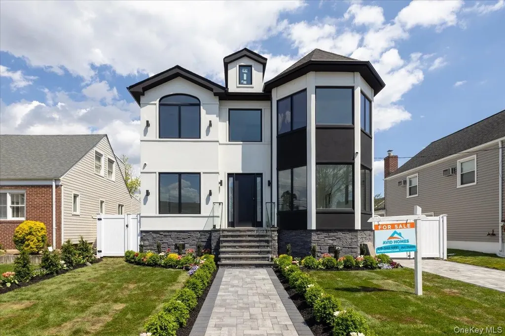 544 Arlington Road Cedarhurst NY 11516