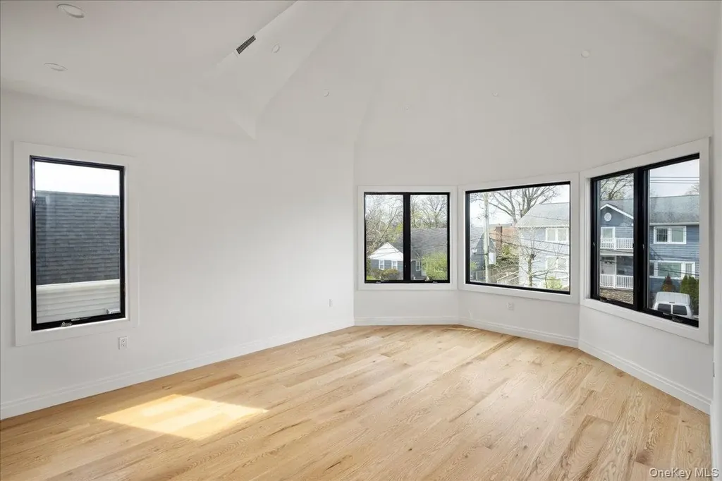 544 Arlington Road Cedarhurst NY 11516