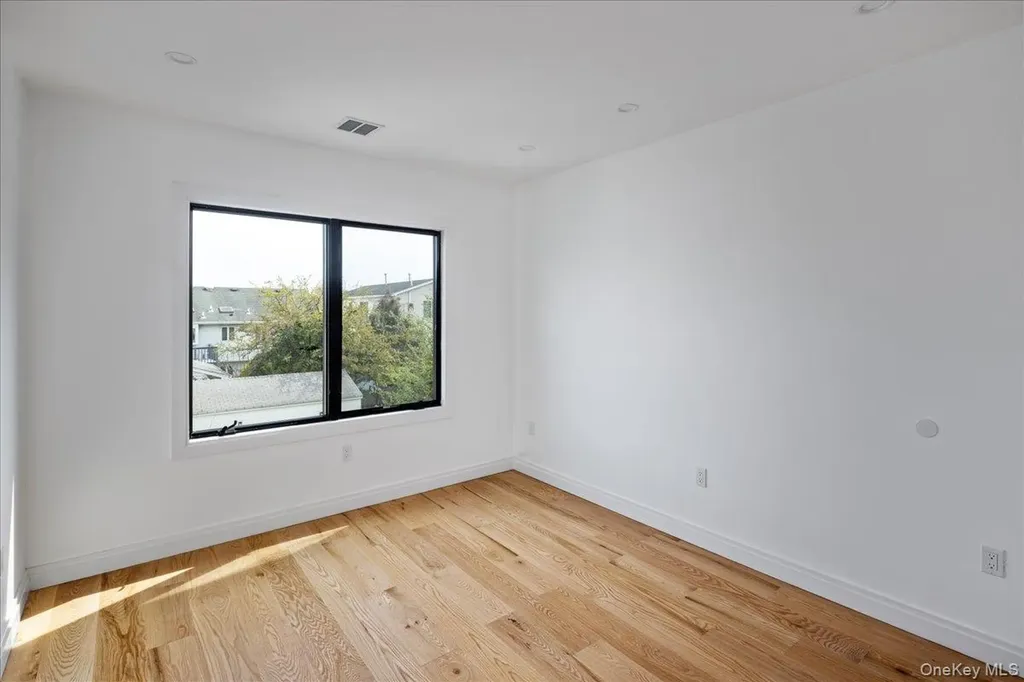 544 Arlington Road Cedarhurst NY 11516