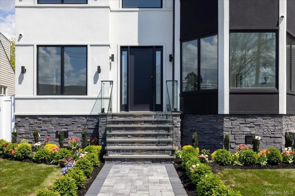544 Arlington Road Cedarhurst NY 11516