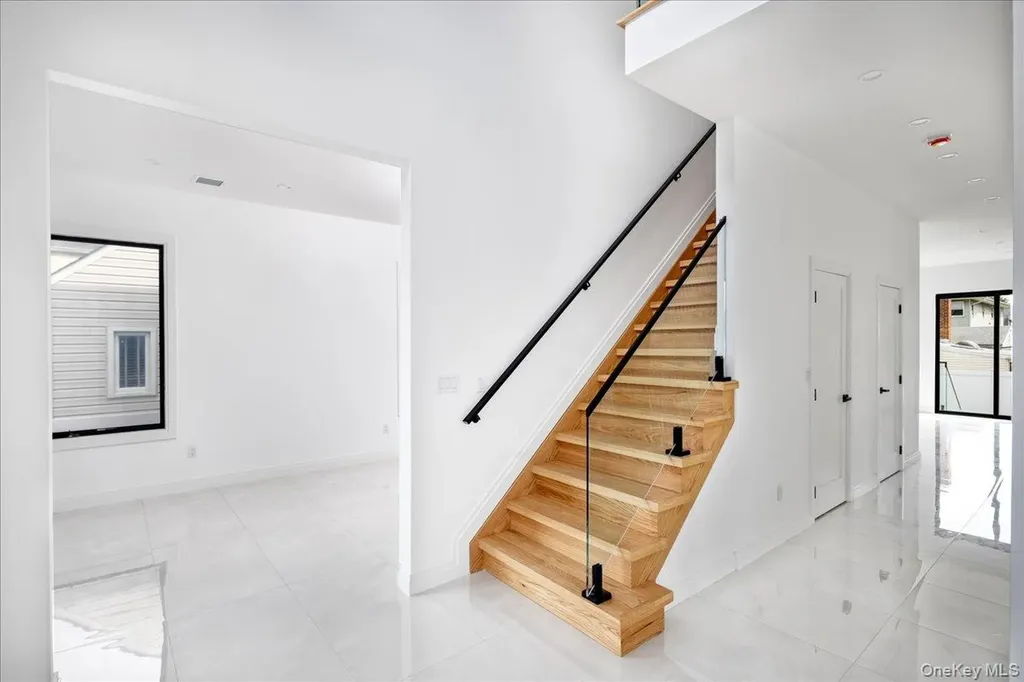 544 Arlington Road Cedarhurst NY 11516