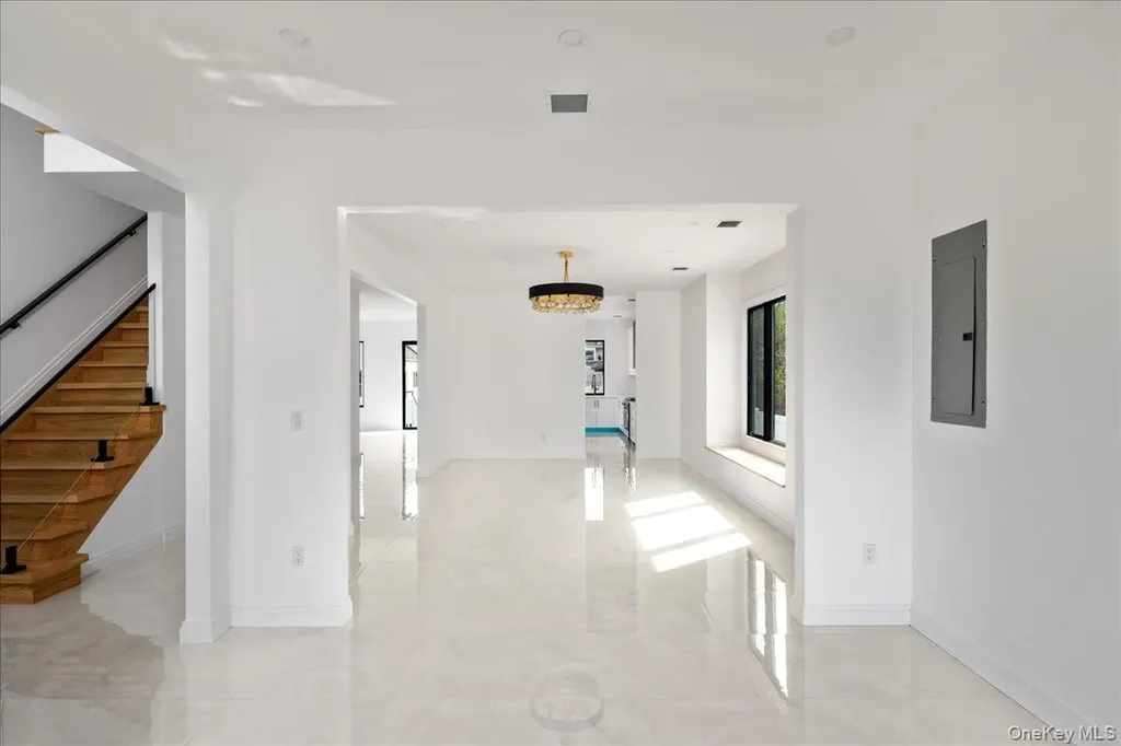 544 Arlington Road Cedarhurst NY 11516