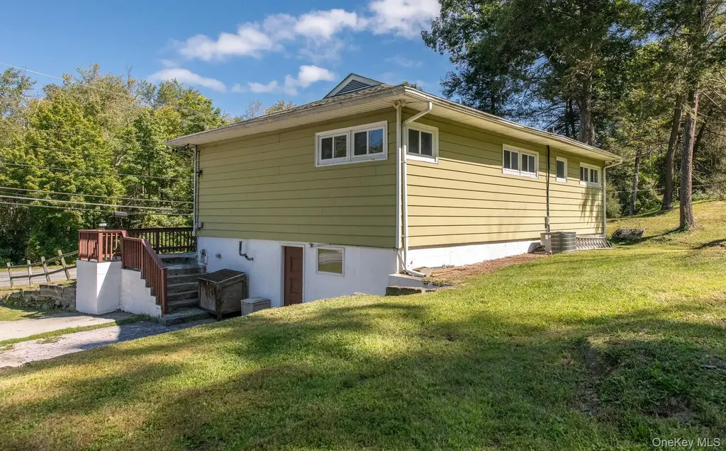 44 Pine Woods Road Hyde Park NY 12538