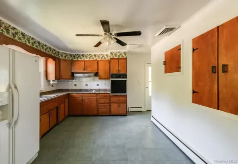 44 Pine Woods Road Hyde Park NY 12538