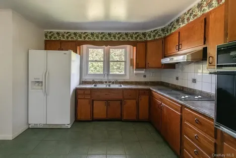 44 Pine Woods Road Hyde Park NY 12538