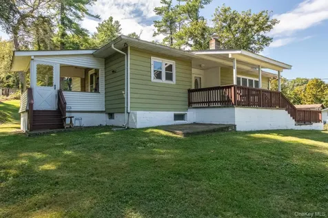 44 Pine Woods Road Hyde Park NY 12538