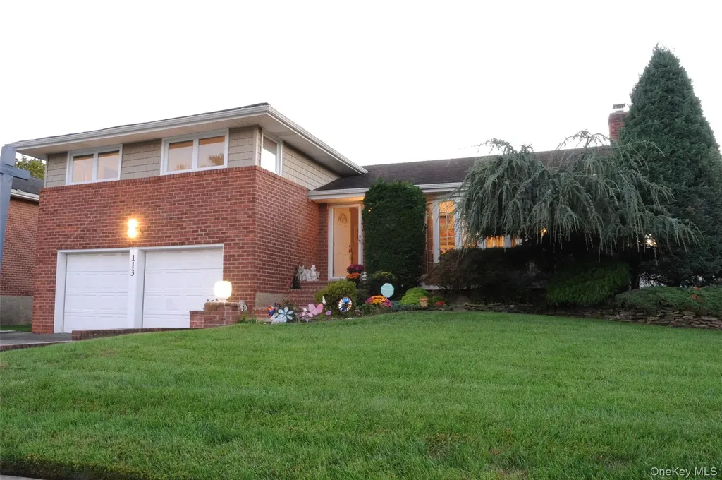113 Northern Parkway W Plainview NY 11803