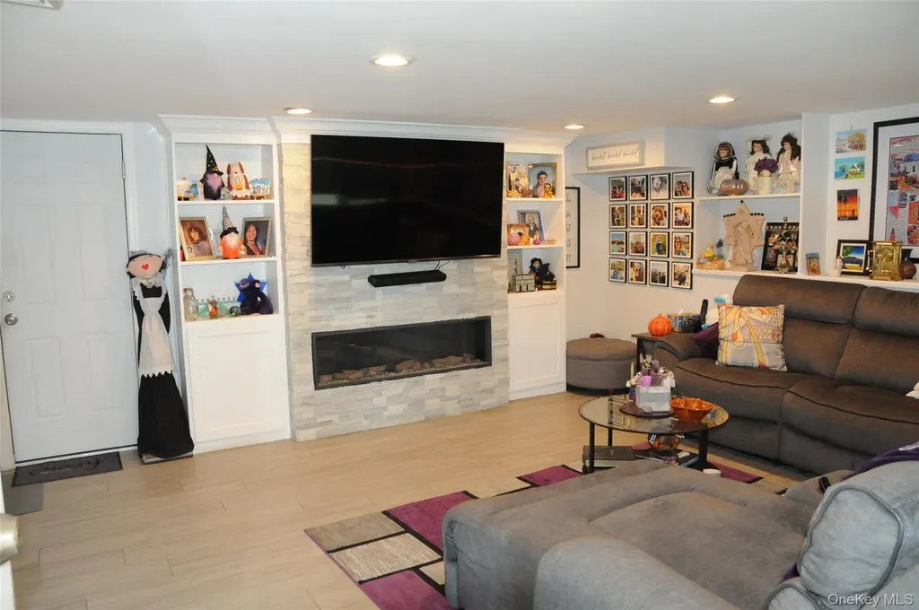 113 Northern Parkway W Plainview NY 11803