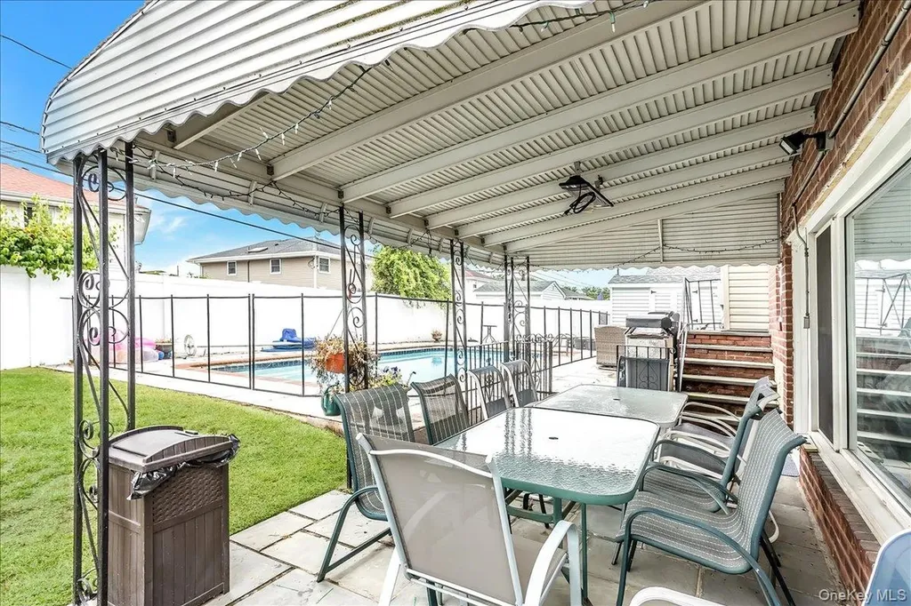 113 Northern Parkway W Plainview NY 11803
