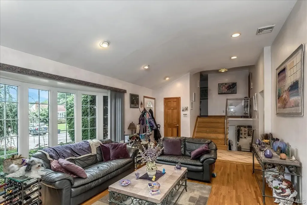 113 Northern Parkway W Plainview NY 11803