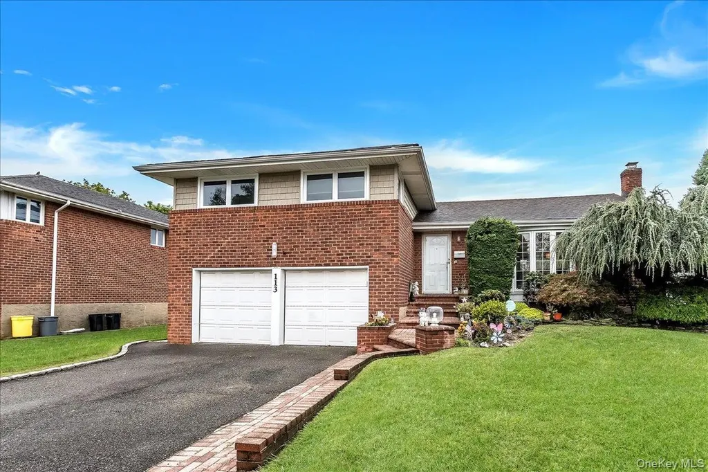 113 Northern Parkway W Plainview NY 11803
