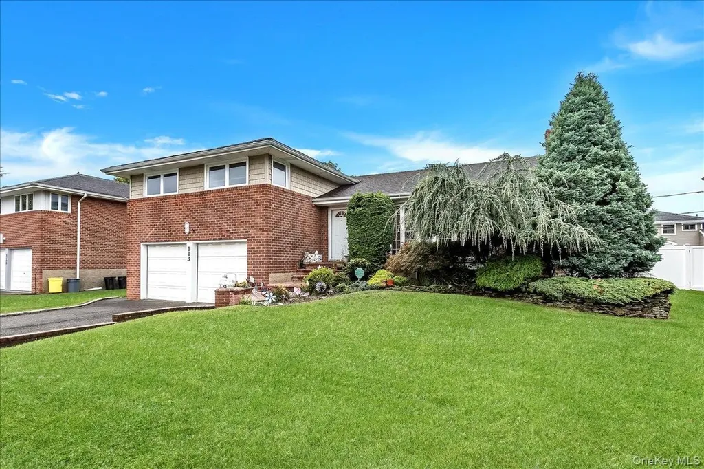 113 Northern Parkway W Plainview NY 11803