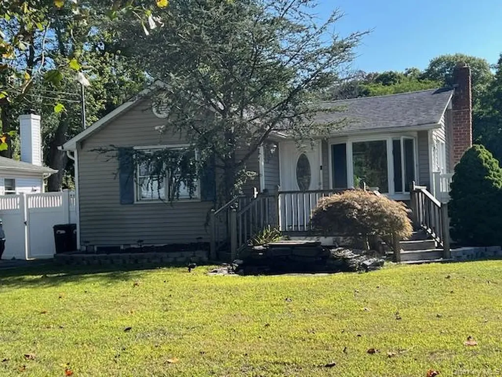 53 Biltmore Drive Mastic Beach NY 11951