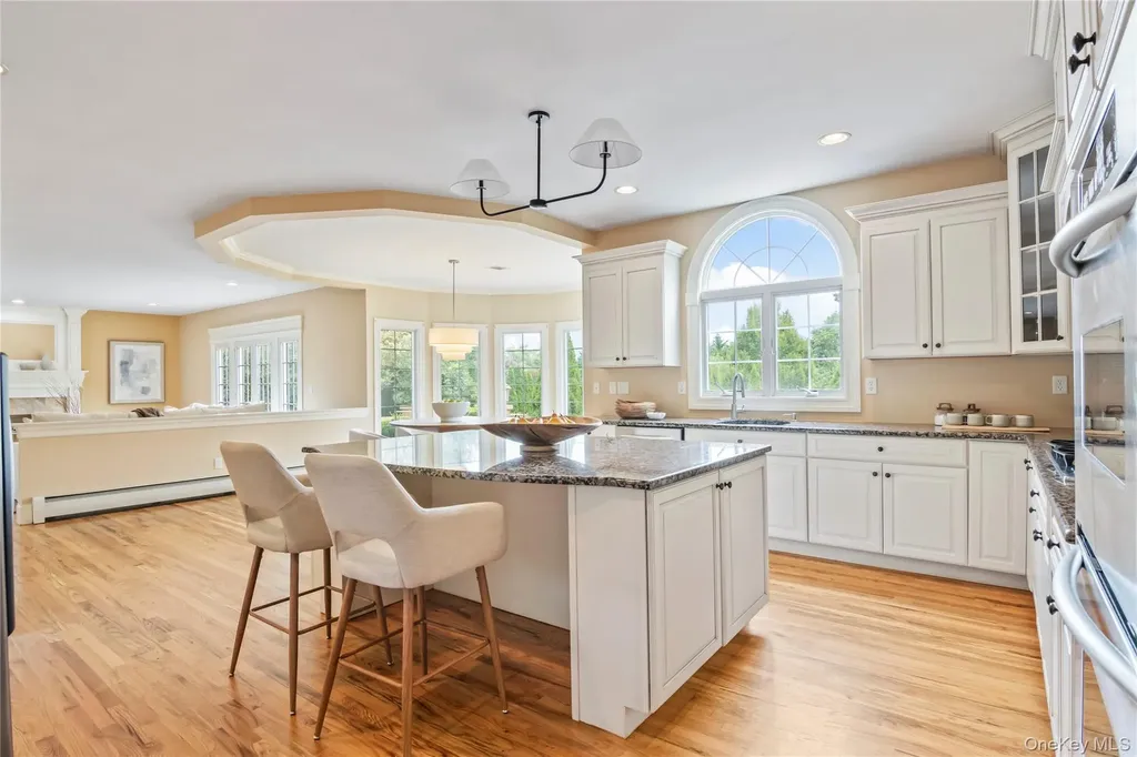10 Rolling Meadow Lane Northport NY 11768