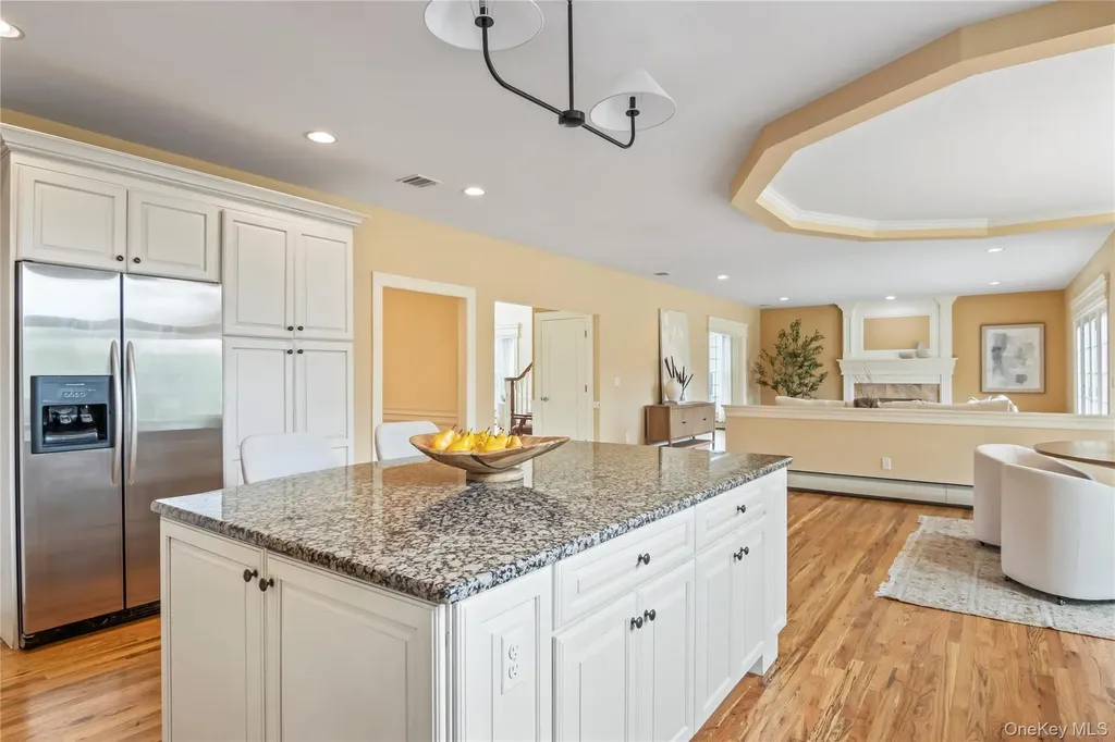 10 Rolling Meadow Lane Northport NY 11768