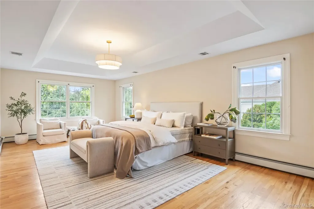 10 Rolling Meadow Lane Northport NY 11768