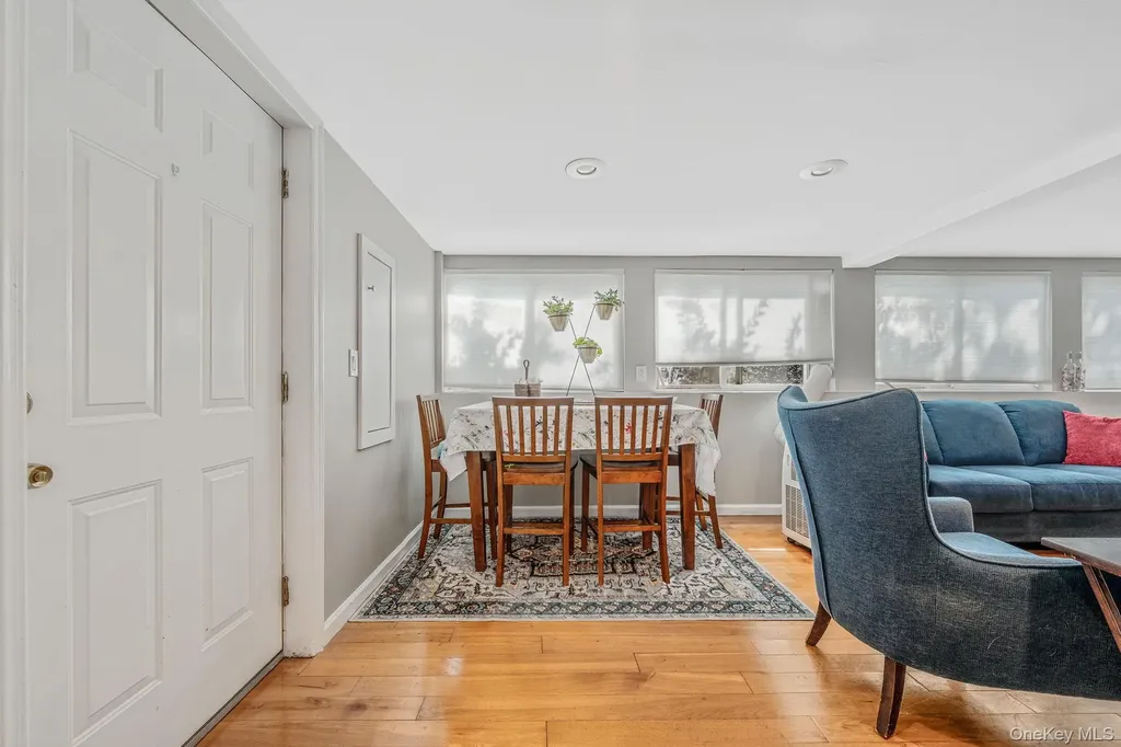 27 Split Cedar Drive Islandia NY 11749