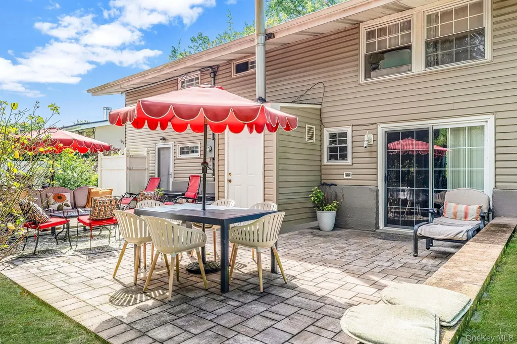 27 Split Cedar Drive Islandia NY 11749