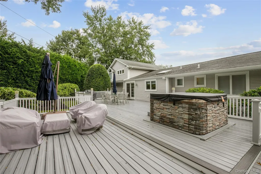 5 Searington Drive Syosset NY 11791