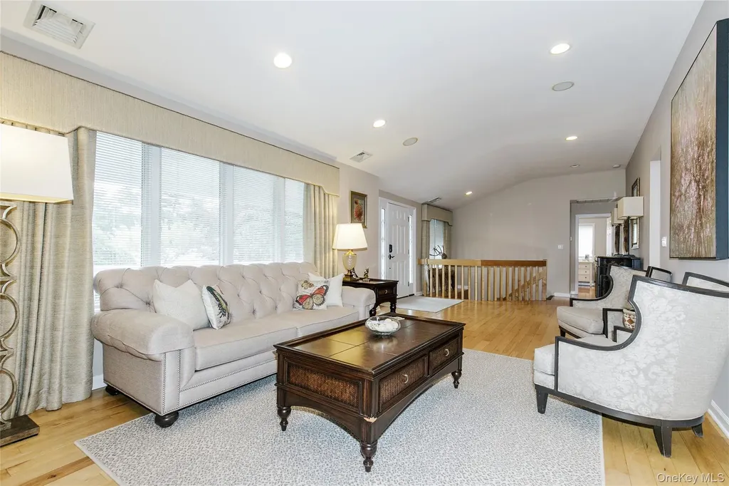 5 Searington Drive Syosset NY 11791