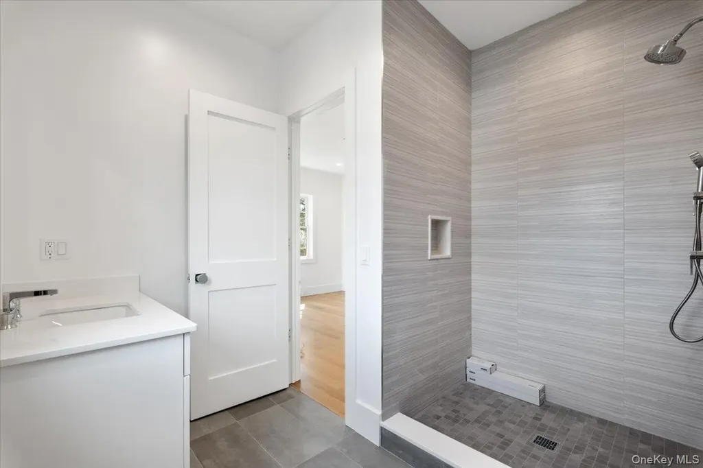 8 Dell Road Scarsdale NY 10583