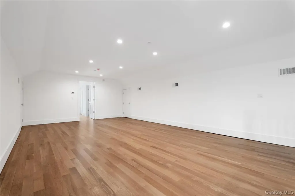8 Dell Road Scarsdale NY 10583