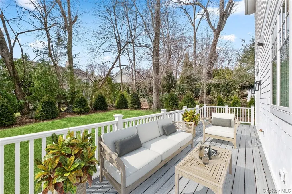 8 Dell Road Scarsdale NY 10583