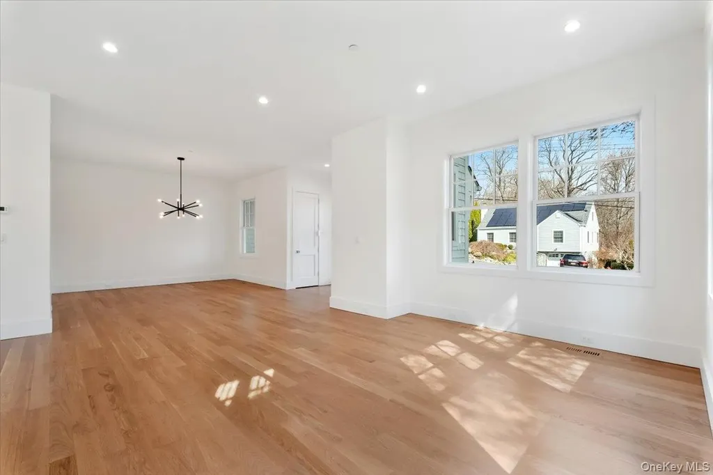 8 Dell Road Scarsdale NY 10583