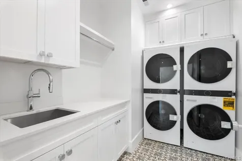 8 Dell Road Scarsdale NY 10583