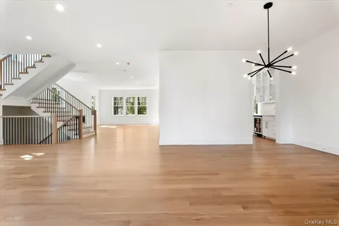 8 Dell Road Scarsdale NY 10583