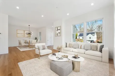 8 Dell Road Scarsdale NY 10583