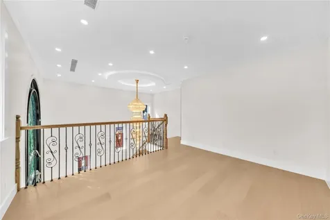 5648 219th Street Bayside NY 11364