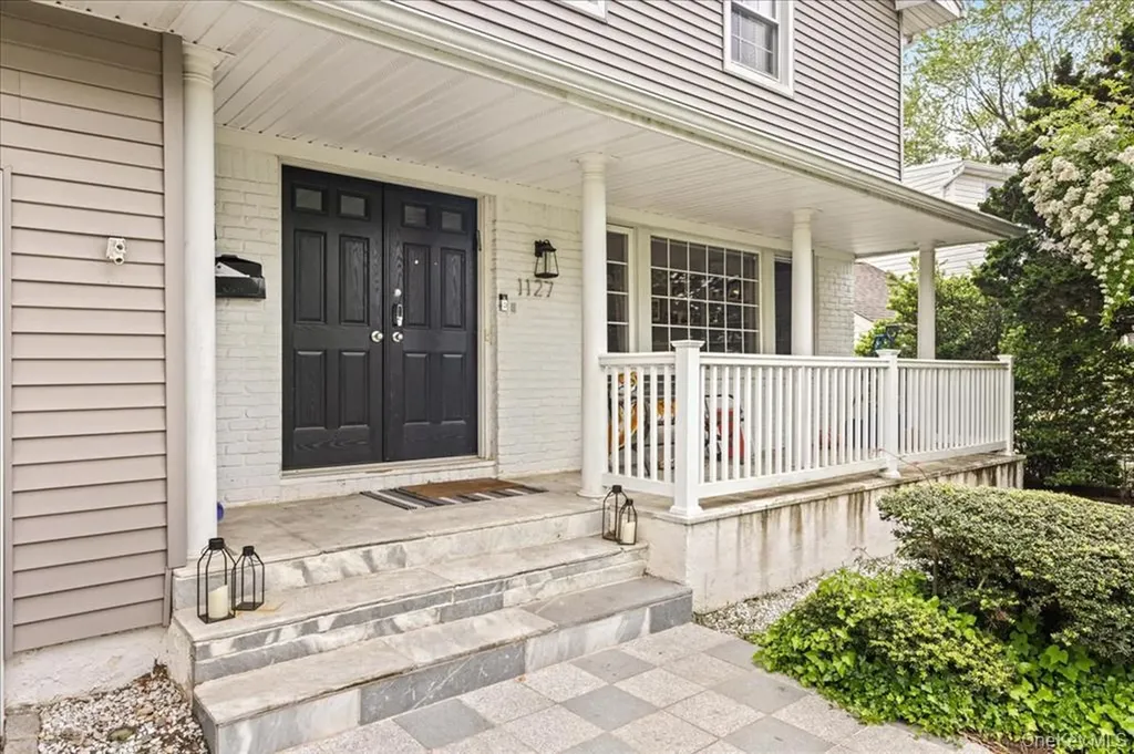 1127 Fordham Lane Woodmere NY 11598