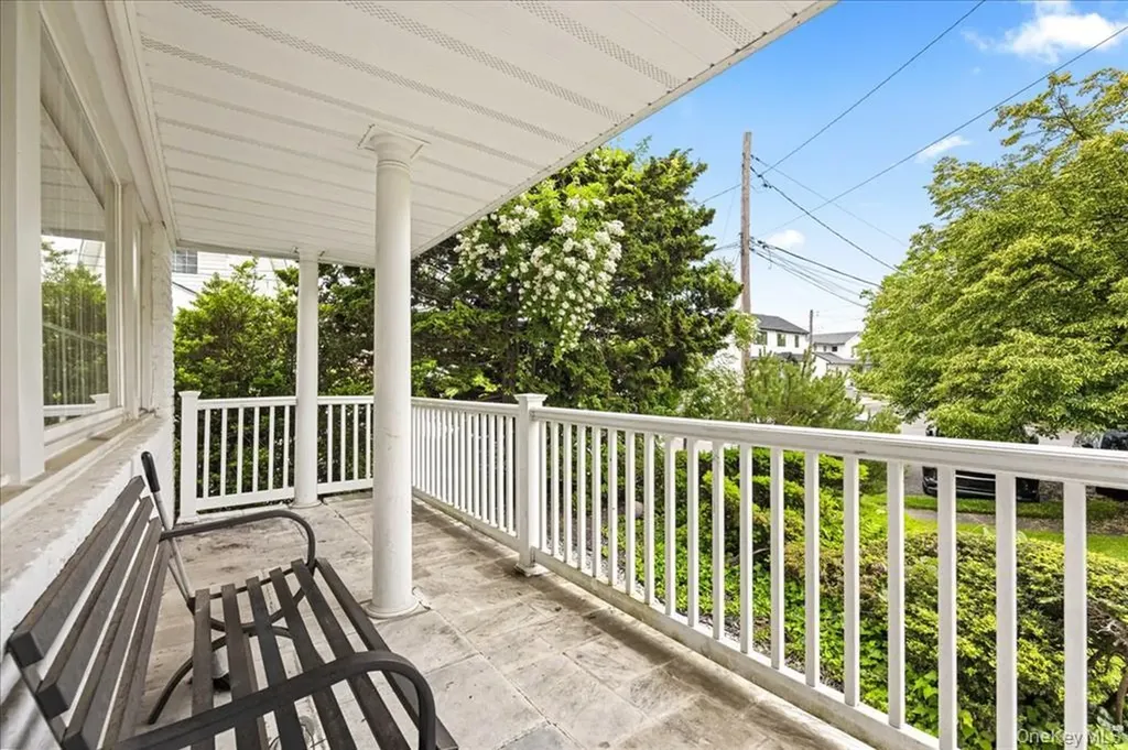 1127 Fordham Lane Woodmere NY 11598