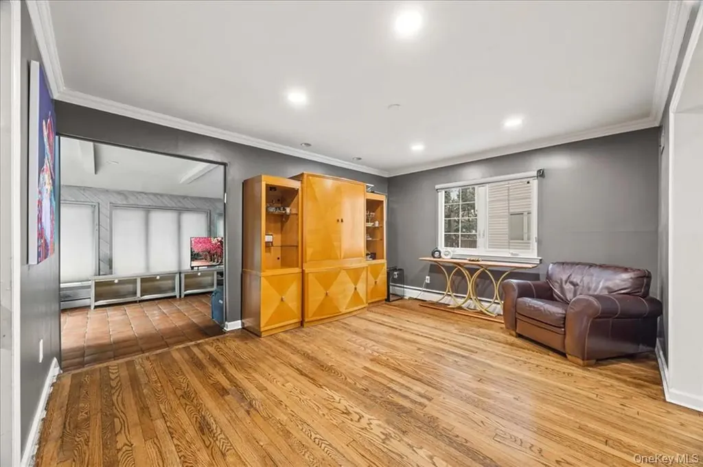 1127 Fordham Lane Woodmere NY 11598