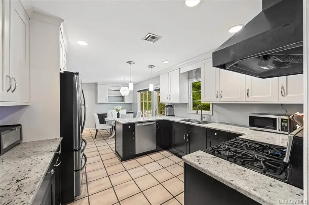 1127 Fordham Lane Woodmere NY 11598