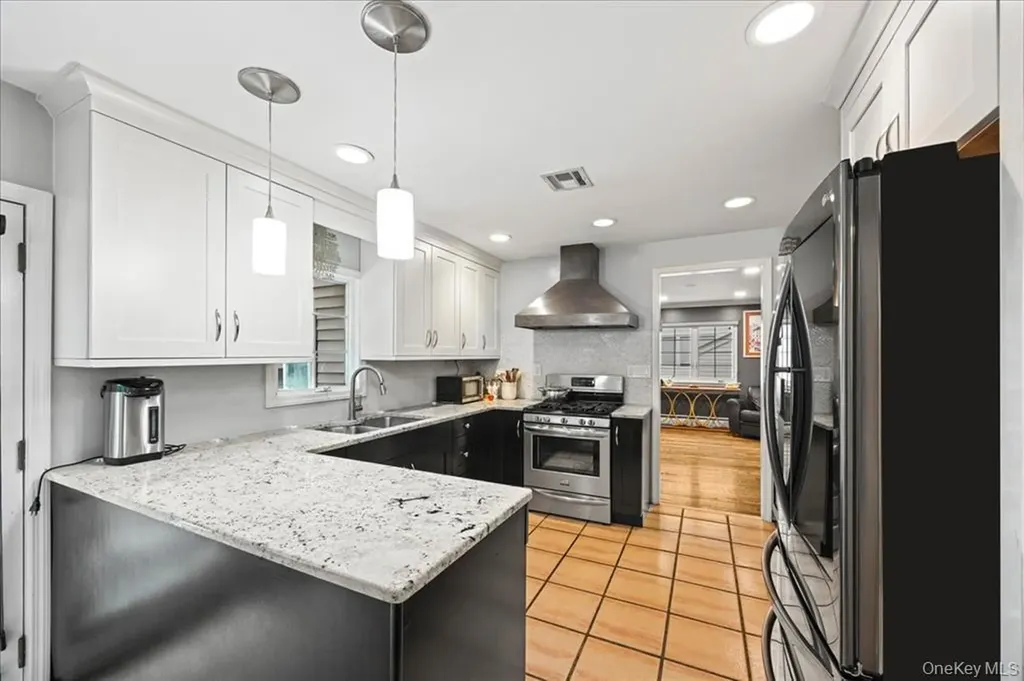 1127 Fordham Lane Woodmere NY 11598