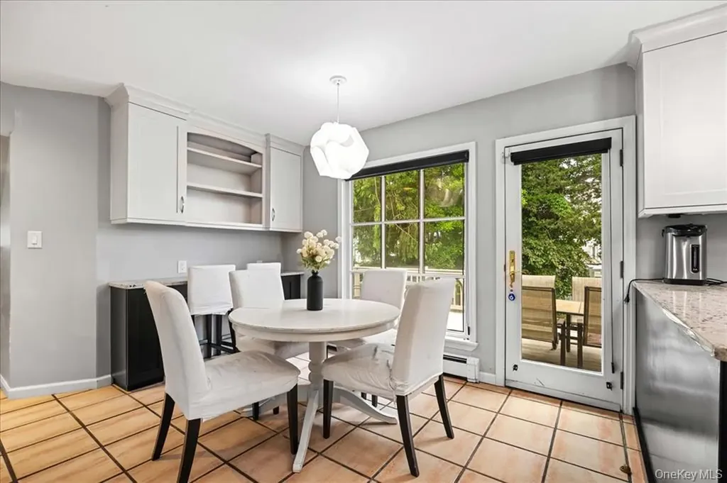 1127 Fordham Lane Woodmere NY 11598