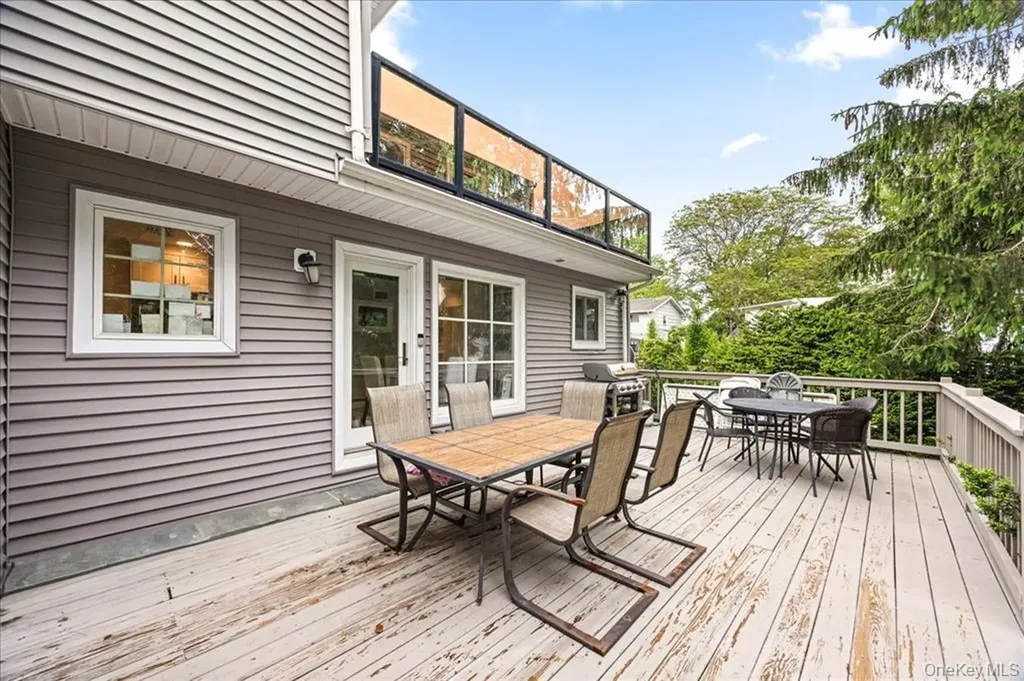 1127 Fordham Lane Woodmere NY 11598