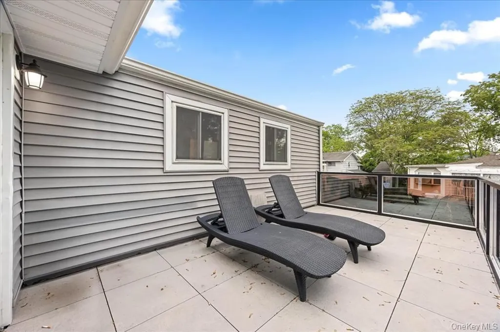 1127 Fordham Lane Woodmere NY 11598