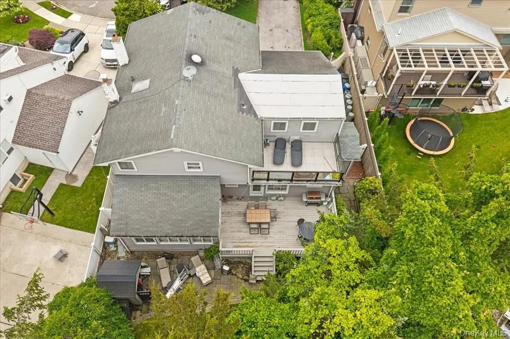 1127 Fordham Lane Woodmere NY 11598
