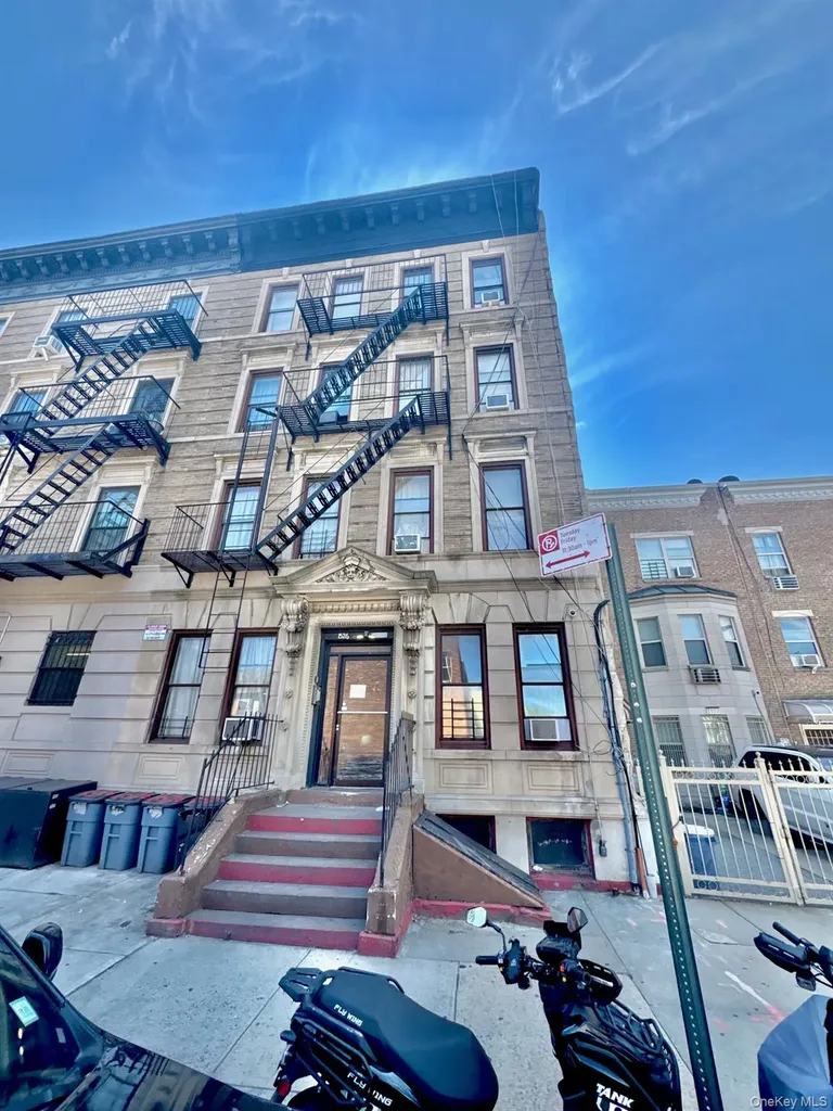1526 Pacific Street Brooklyn NY 11213