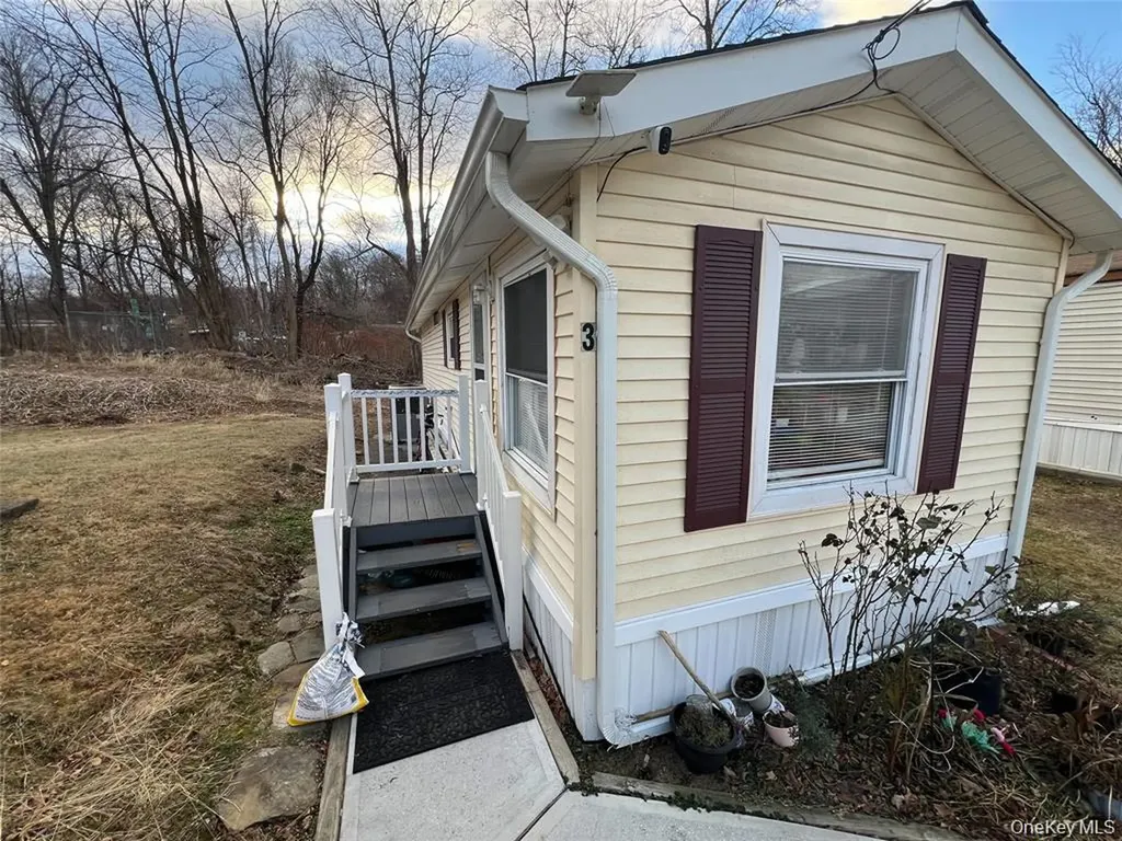 2 Mazies Lane New Windsor NY 12553