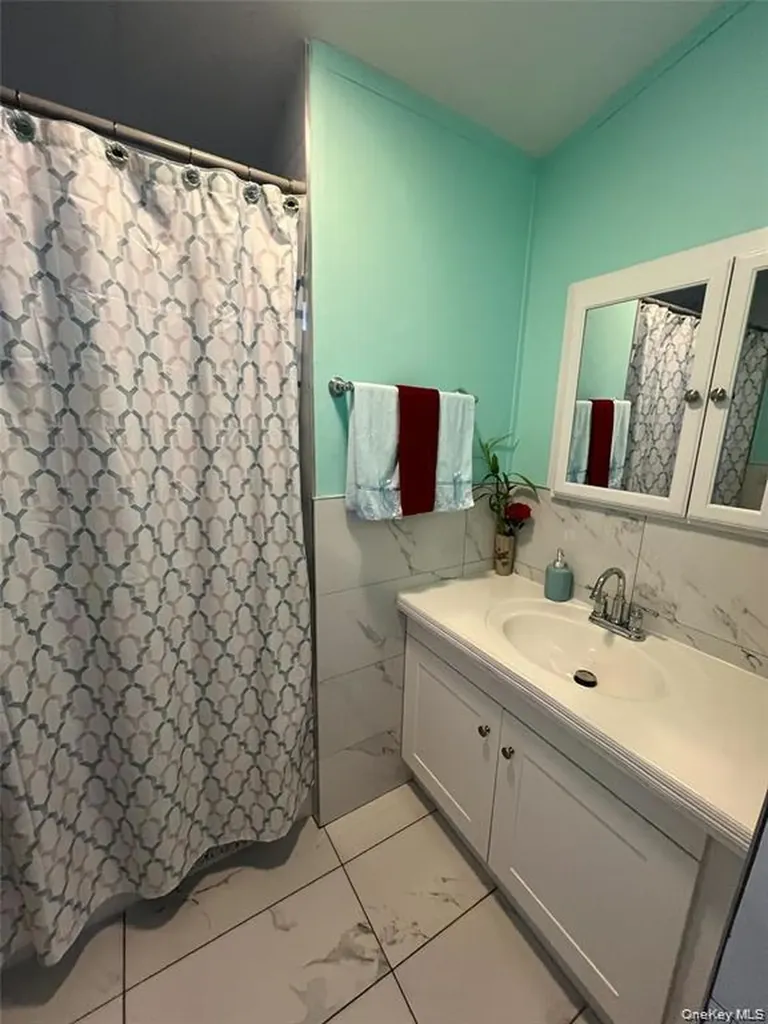 2 Mazies Lane New Windsor NY 12553