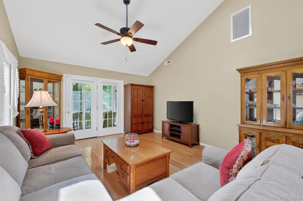 36 Tall Tree Lane Poughkeepsie NY 12601
